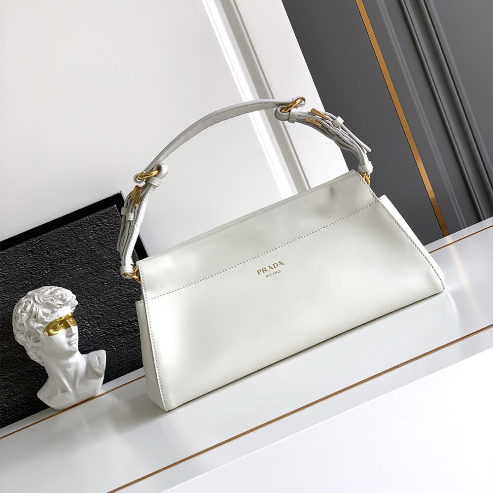 Enchaîné Medium Leather Bag