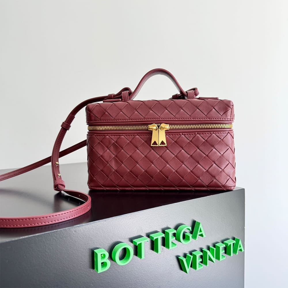 Veneta Bang Bang Vanity Case