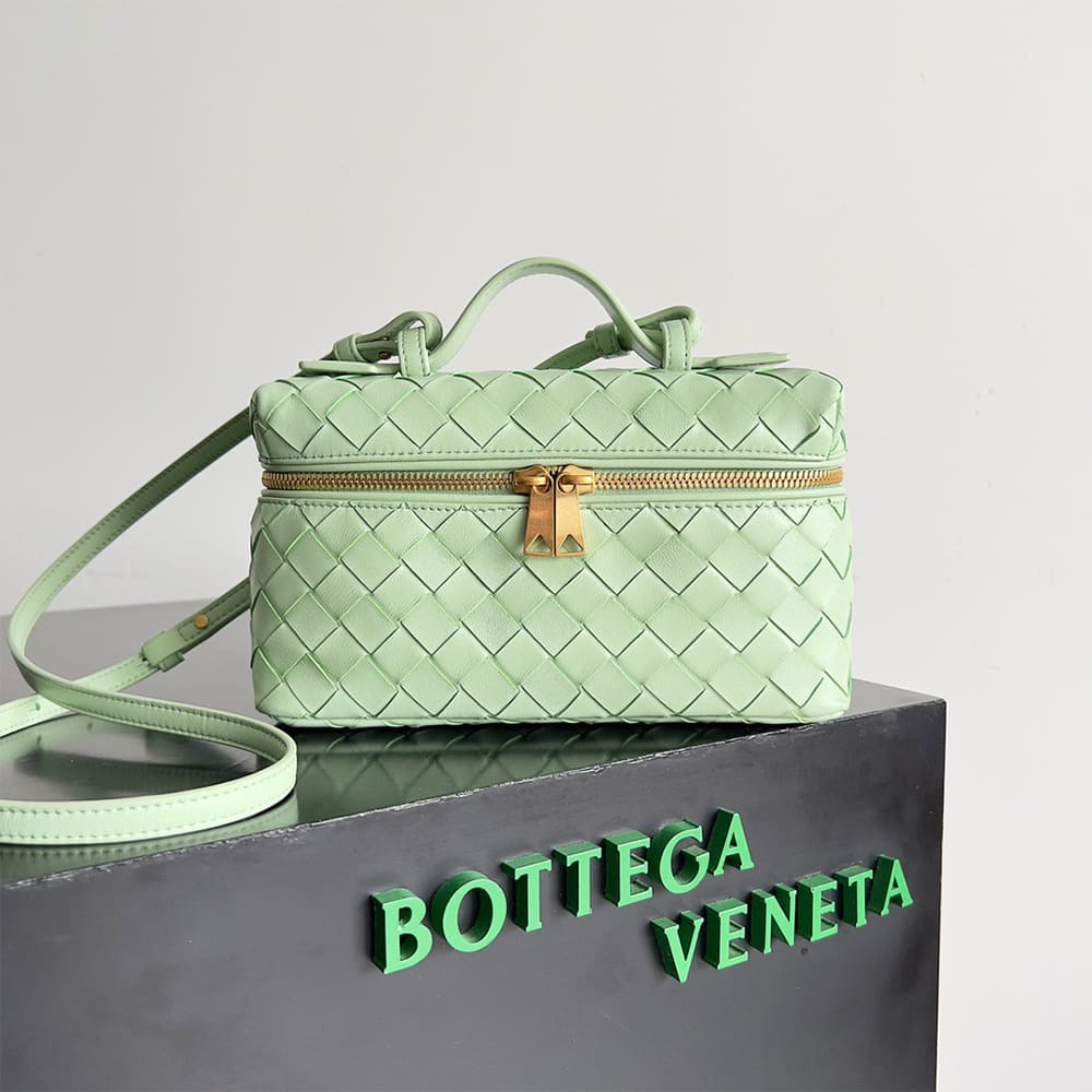 Veneta Bang Bang Vanity Case
