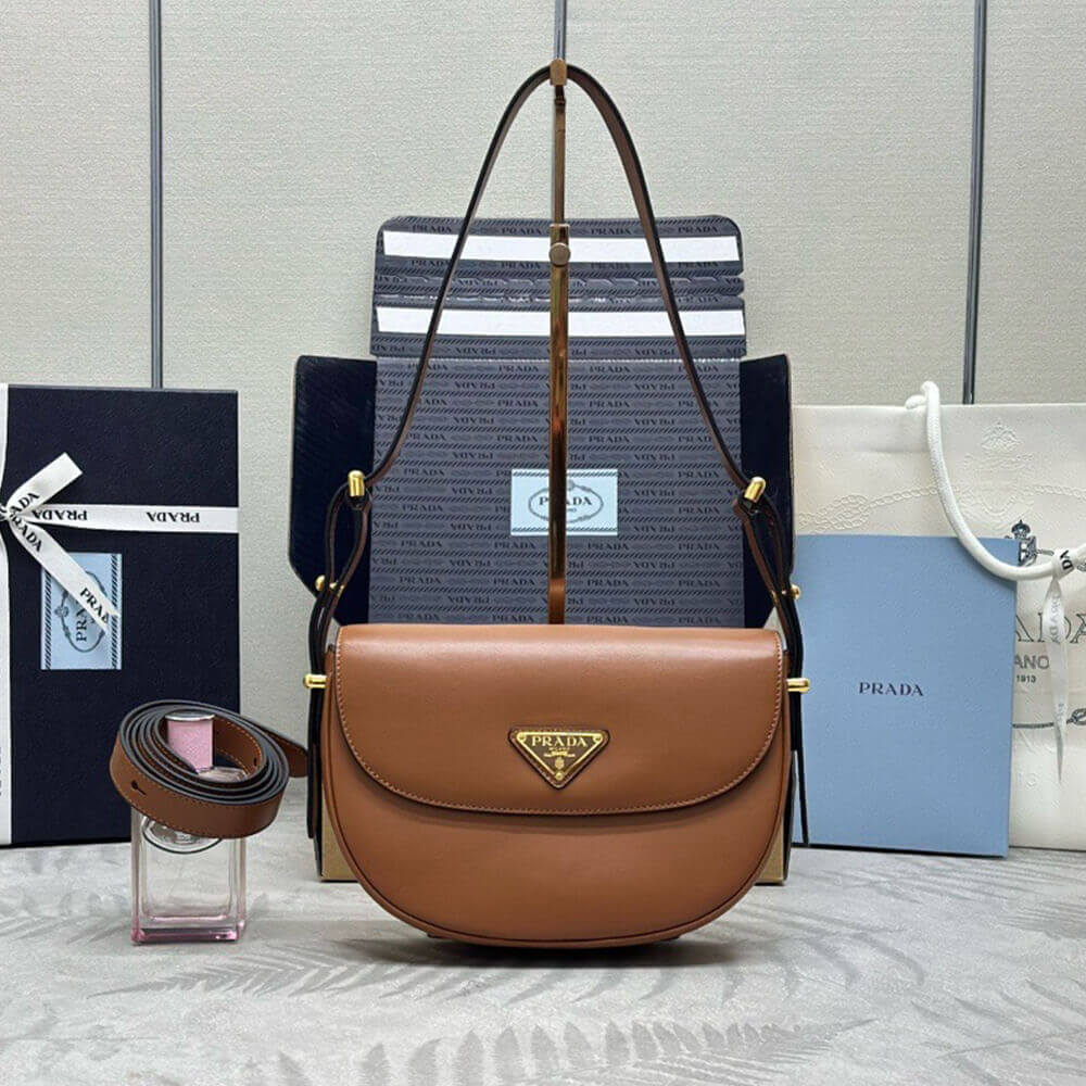 Arque Leather Shoulder Bag with Flap