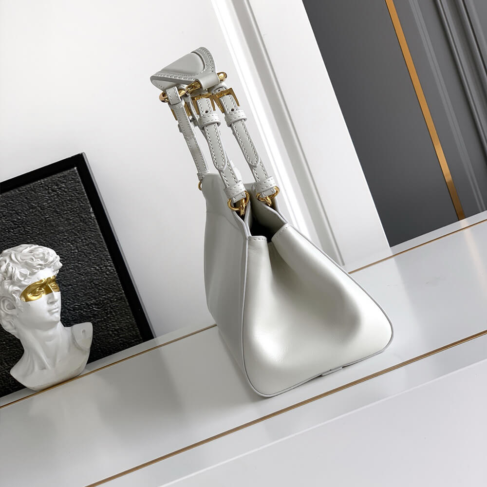 Enchaîné Medium Leather Bag