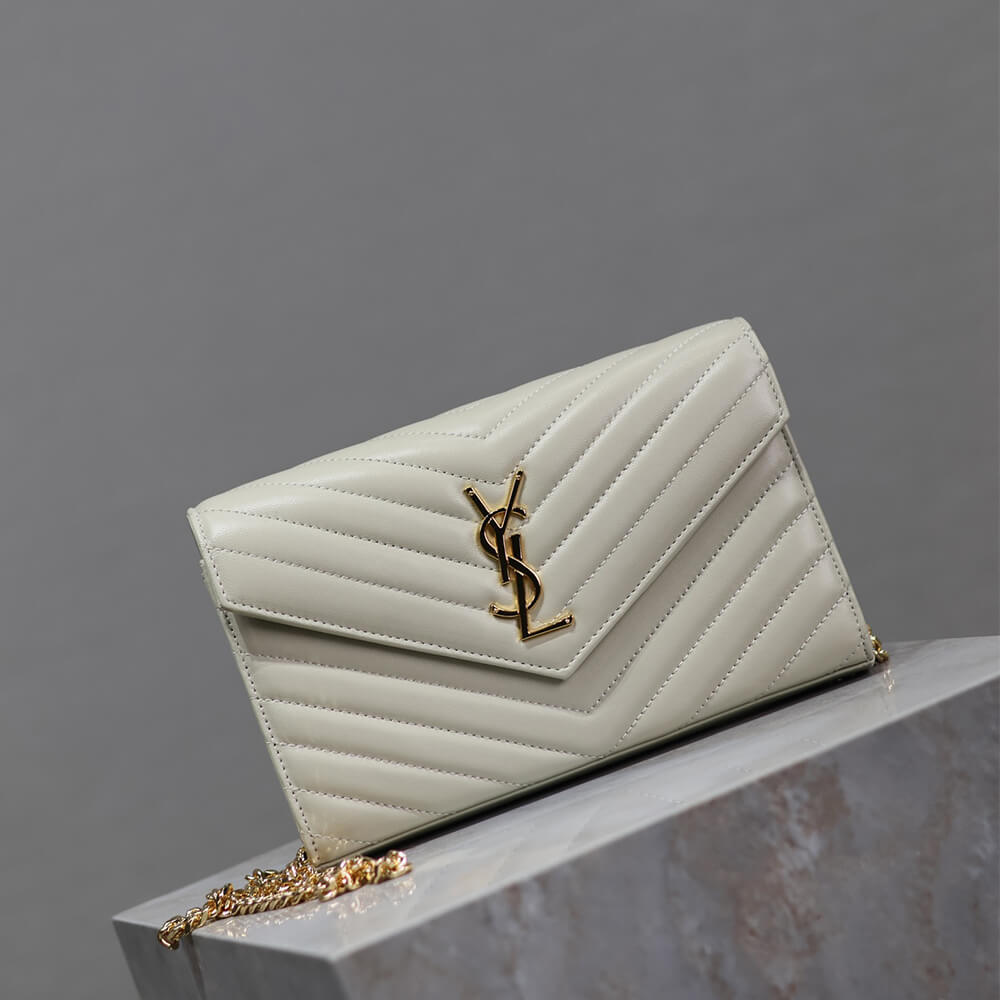 Cassandre chain wallet in lambskin