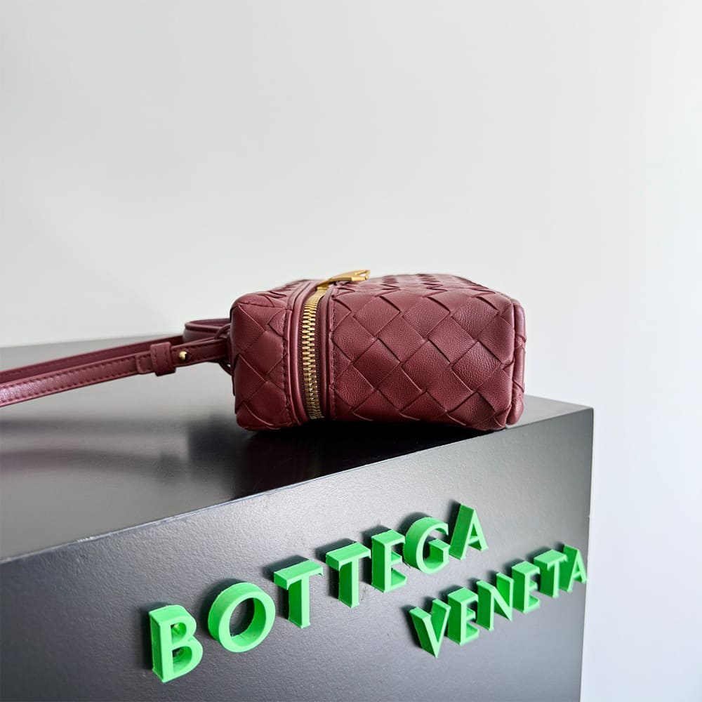 Veneta Bang Bang Vanity Case