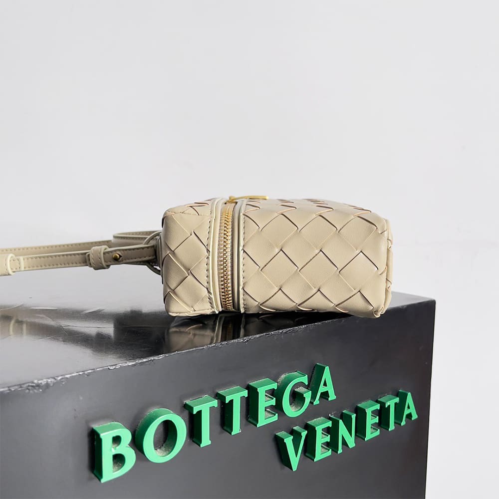 Veneta Bang Bang Vanity Case