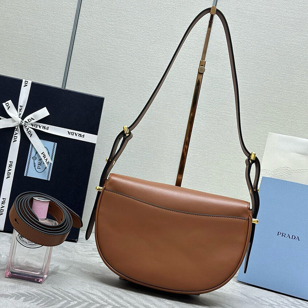 Arque Leather Shoulder Bag with Flap