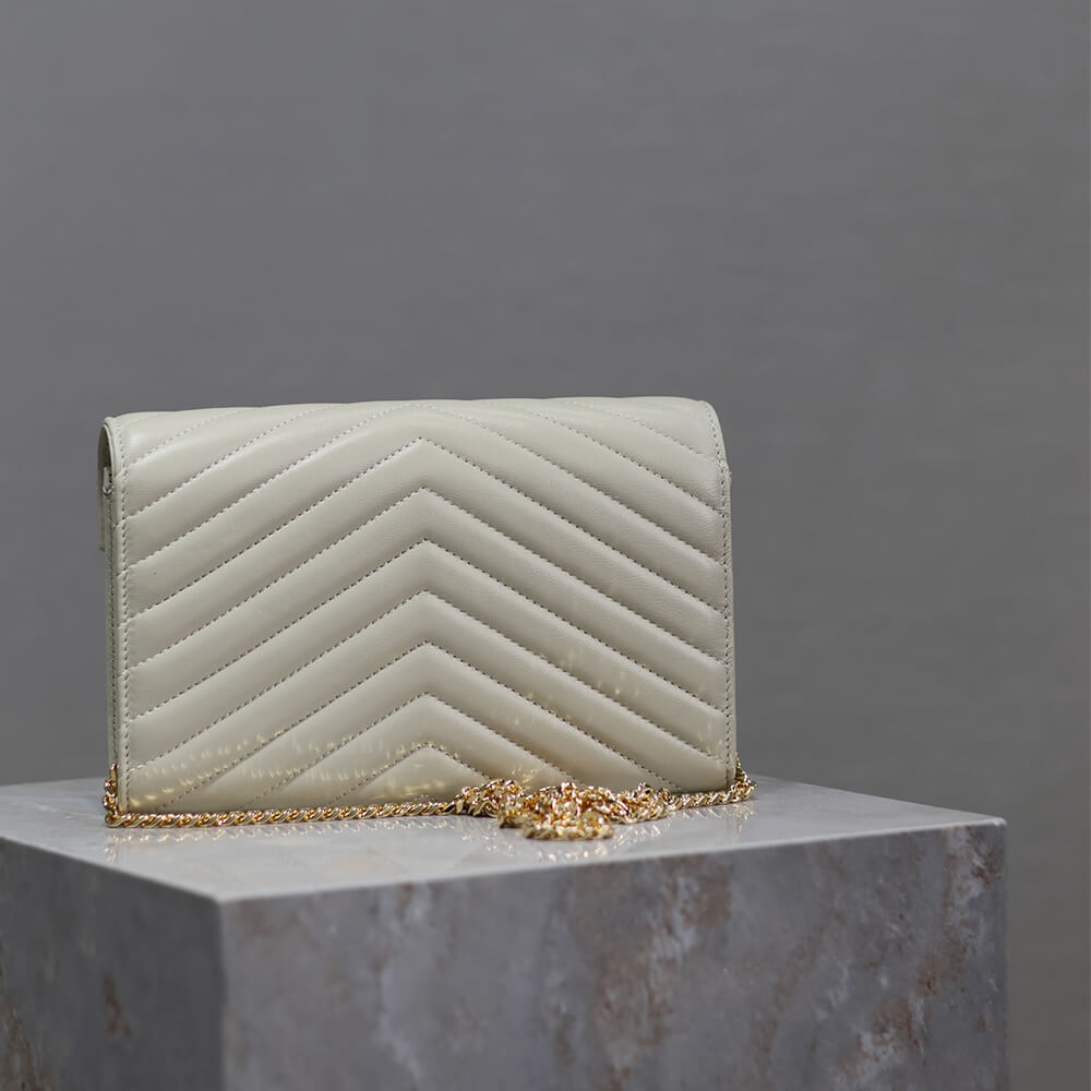 Cassandre chain wallet in lambskin