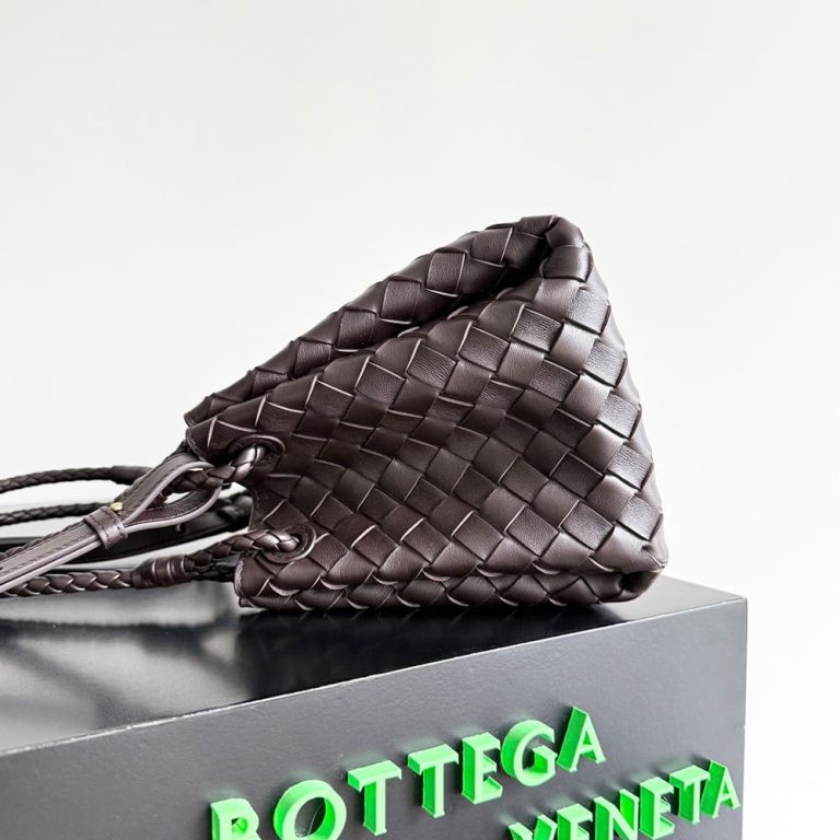 Veneta Medium Parachute