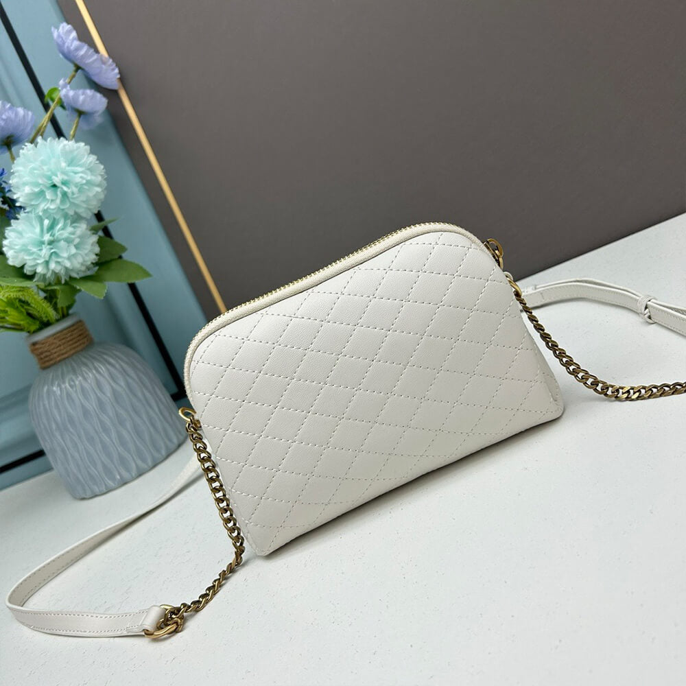 Gaby zipped pouch in quilted lambskin