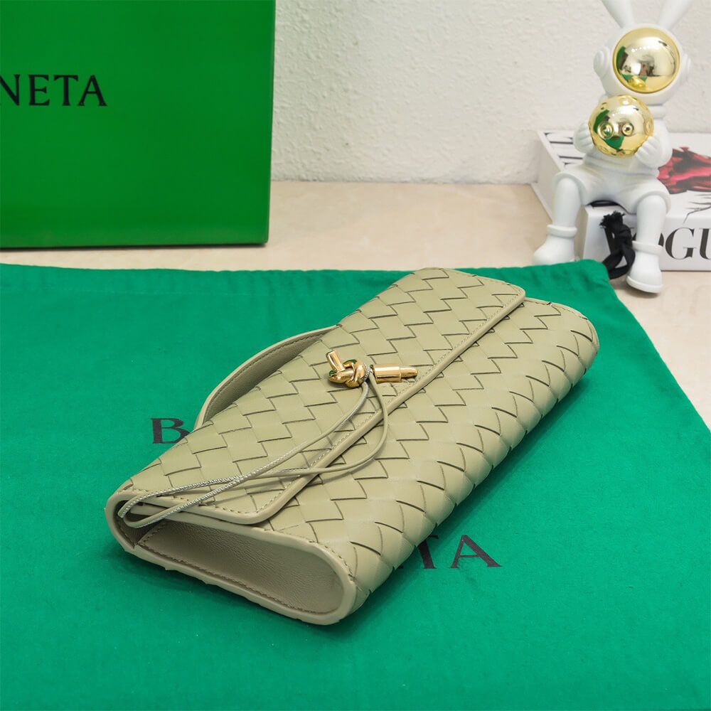 Veneta Andiamo Clutch