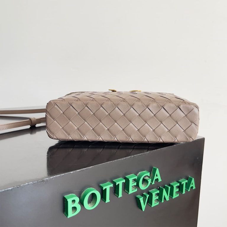 Veneta Bang Bang Vanity Case