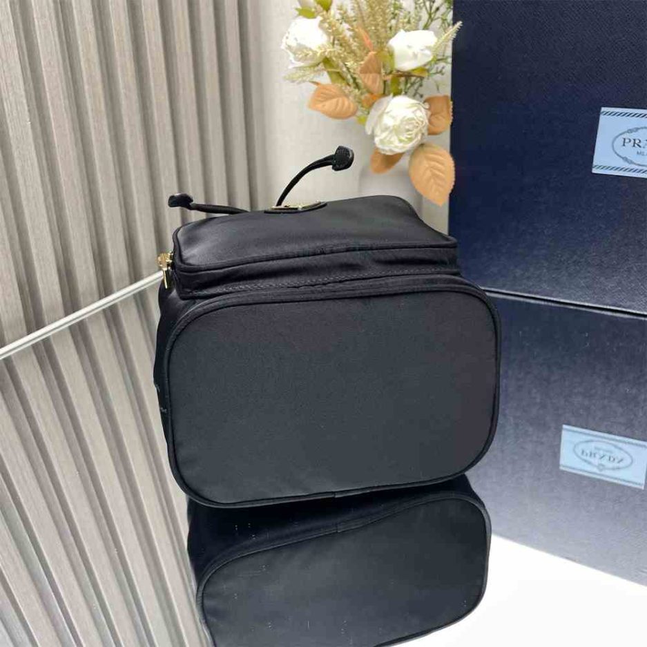 Duet Re-Nylon Bucket Bag