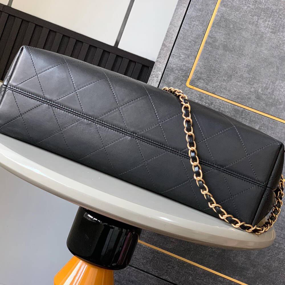 HOBO on 25 Fashion Show