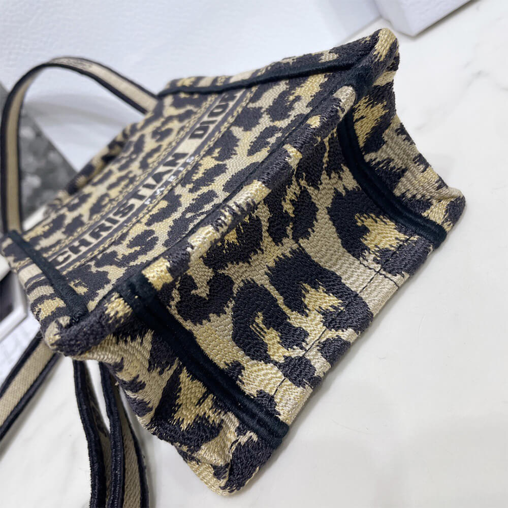 MINI BOOK TOTE PHONE BAG