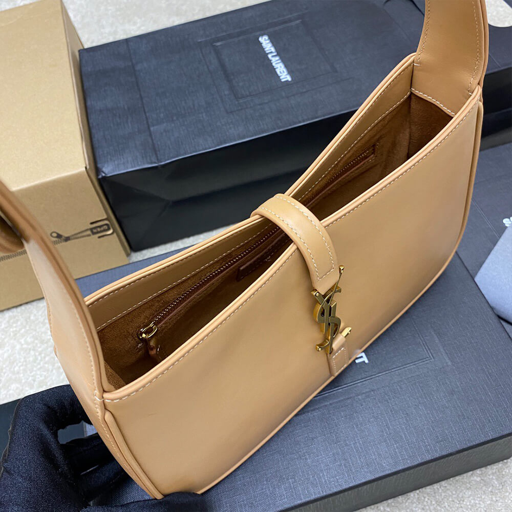 LE 5 A 7 HOBO BAG IN SMOOTH LEATHER