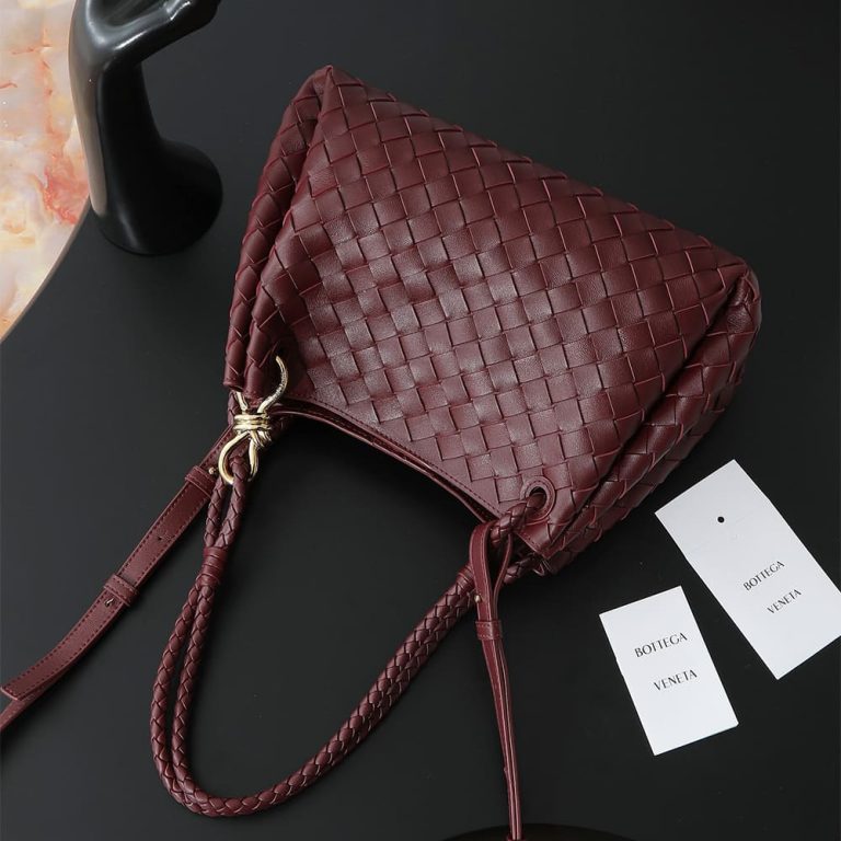 Veneta Medium Parachute