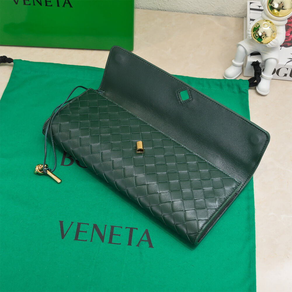 Veneta Andiamo Clutch