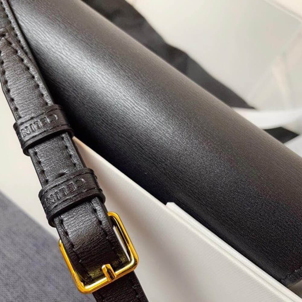 TRIOMPHE SHOULDER BAG