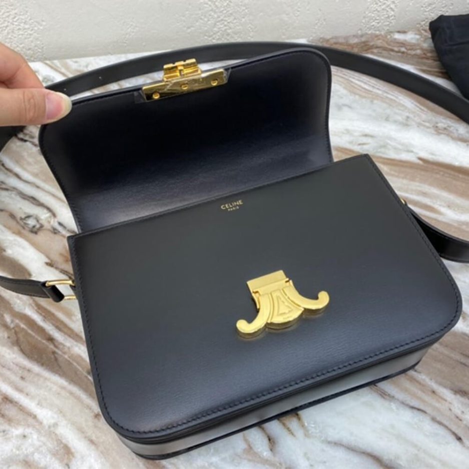 CLASSIQUE TRIOMPHE BAG IN CALFSKIN