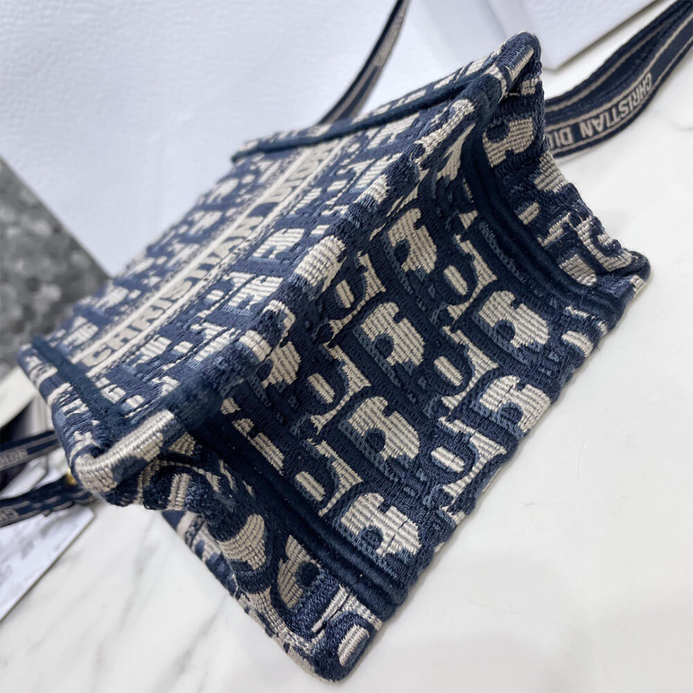 MINI BOOK TOTE PHONE BAG