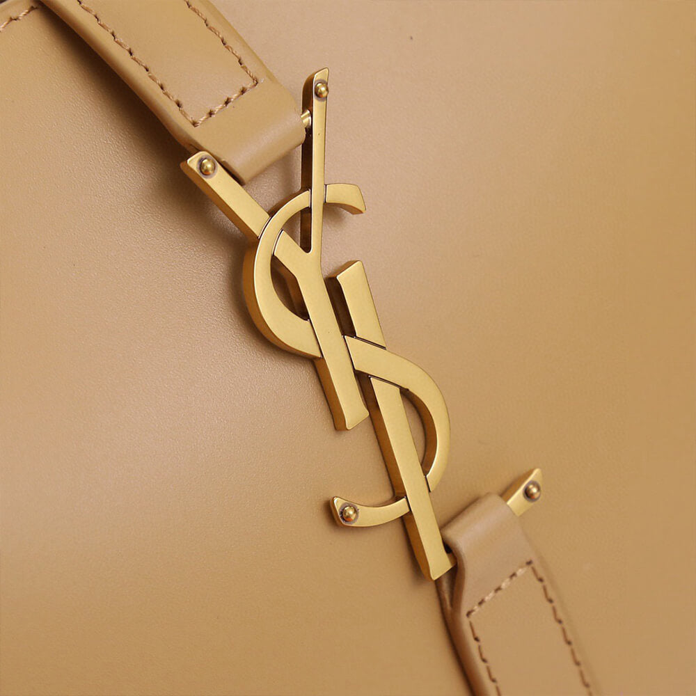 LE 5 A 7 HOBO BAG IN SMOOTH LEATHER