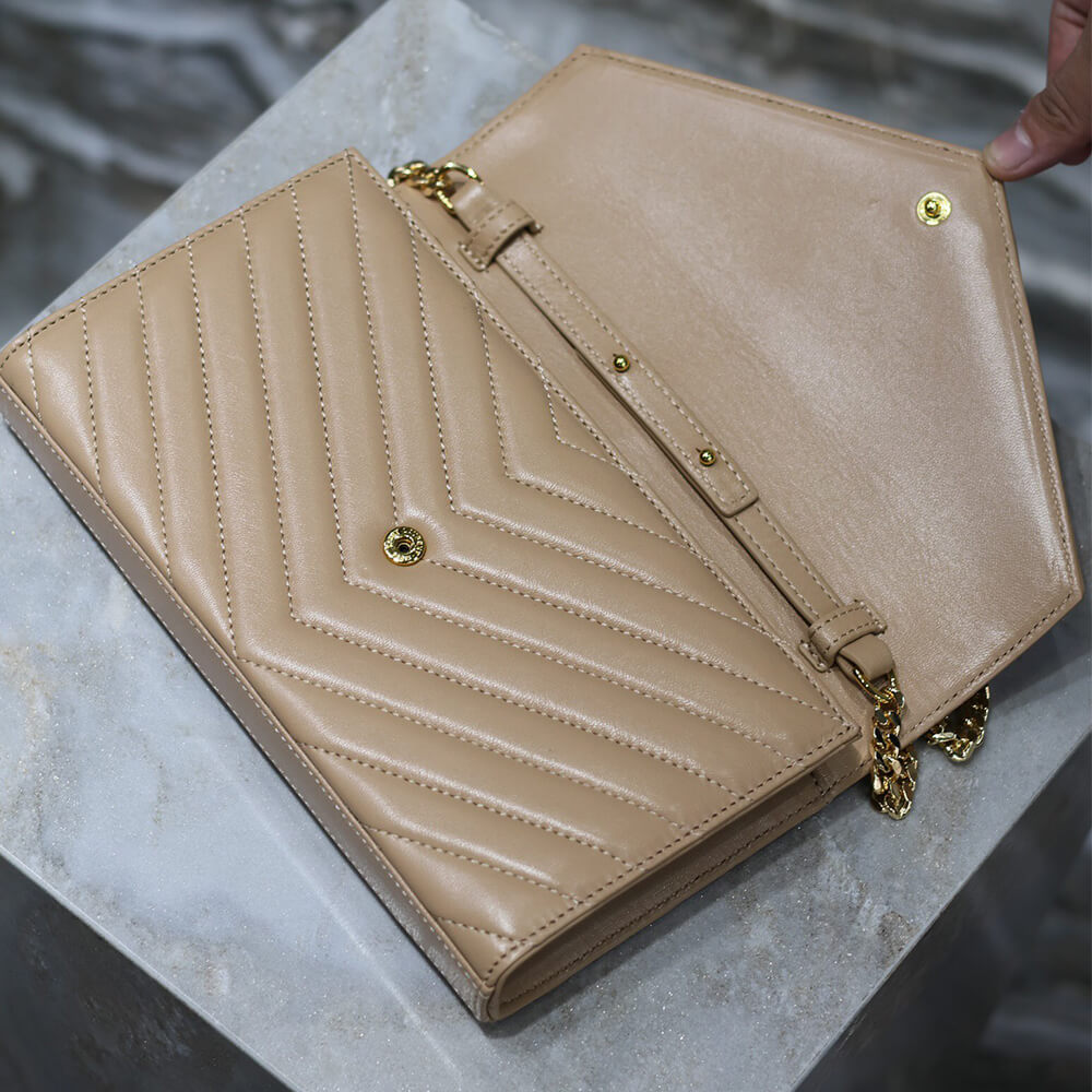 Cassandre chain wallet in lambskin