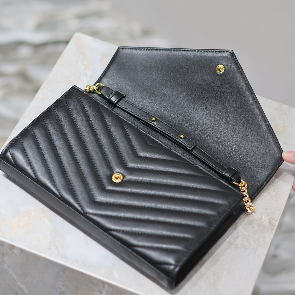 Cassandre chain wallet in lambskin