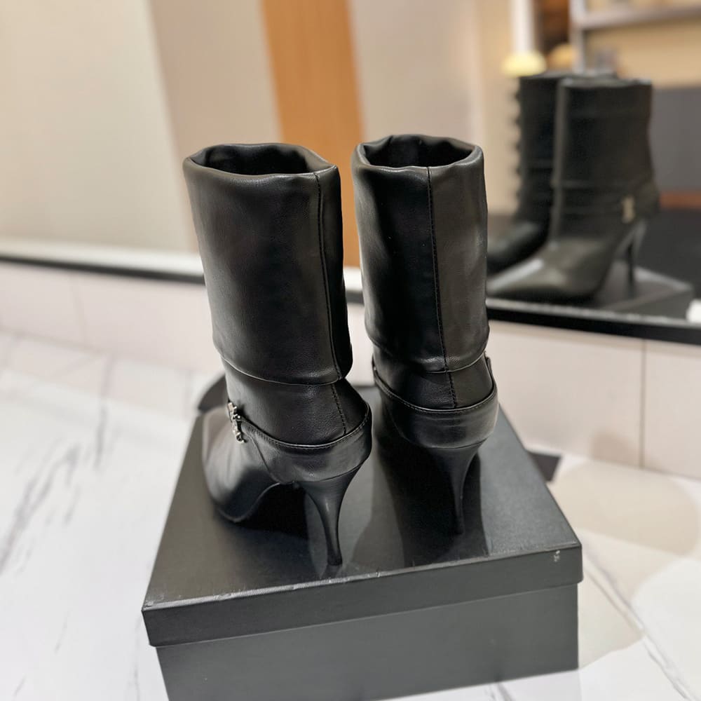 Niki Booties in Suede