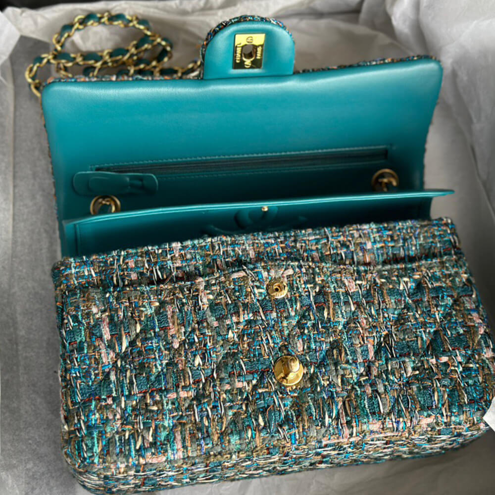 Tweed Medium Classic Flap Bag