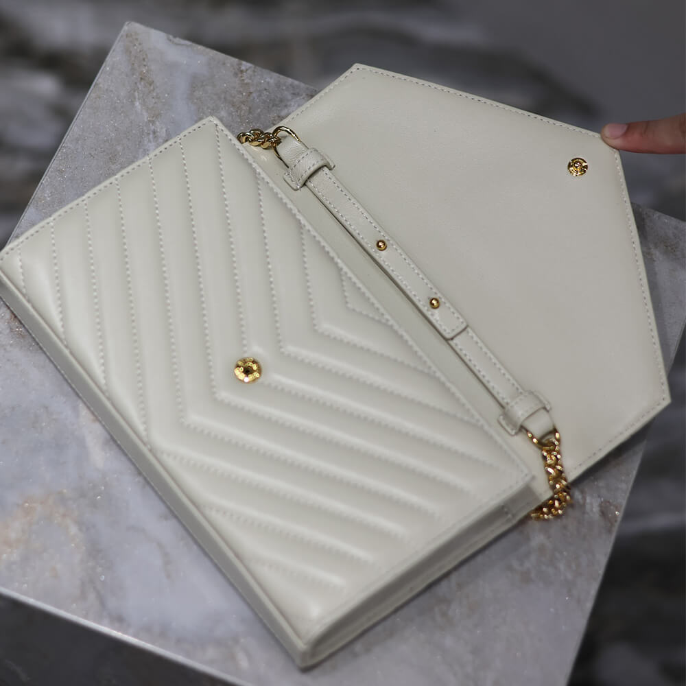 Cassandre chain wallet in lambskin