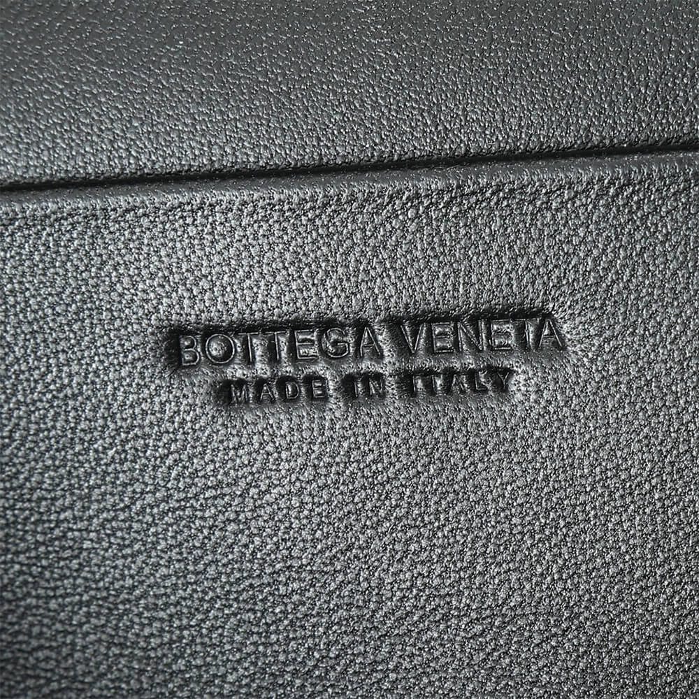 Veneta Bang Bang Vanity Case