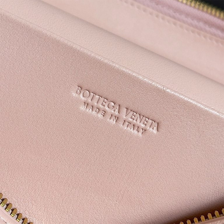 Veneta Bang Bang Vanity Case