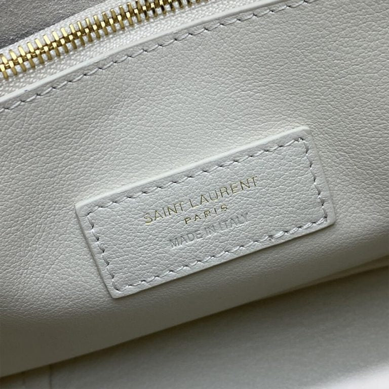 Small LE 5 À 7 bag in soft grained leather