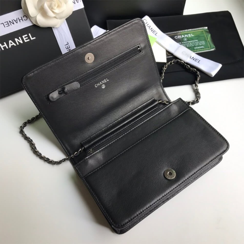 Boy Chanel Wallet On Chain