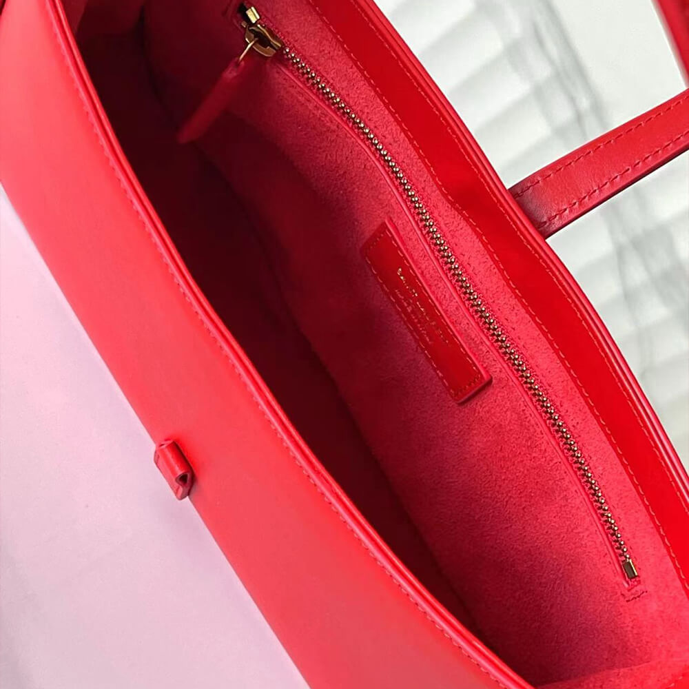 LE 5 A 7 HOBO BAG IN SMOOTH LEATHER