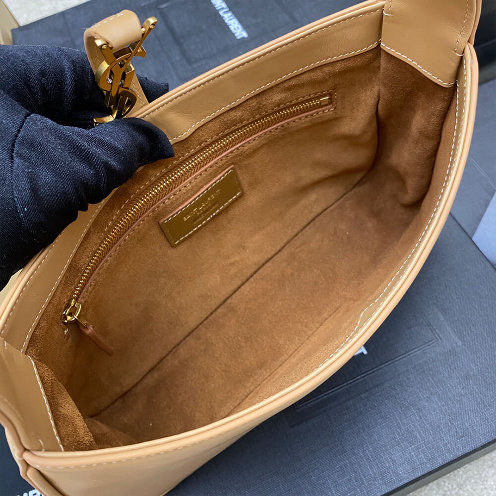 LE 5 A 7 HOBO BAG IN SMOOTH LEATHER