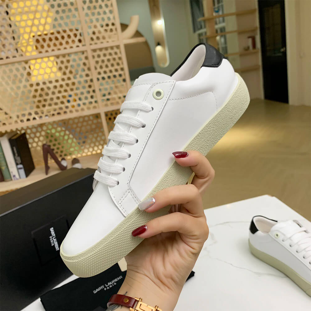 Court Classic Sneaker