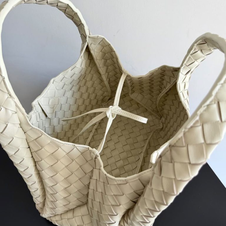 Veneta Medium Campana