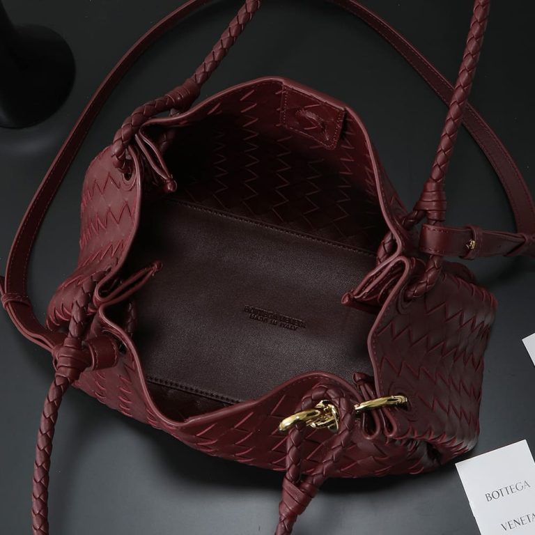 Veneta Medium Parachute