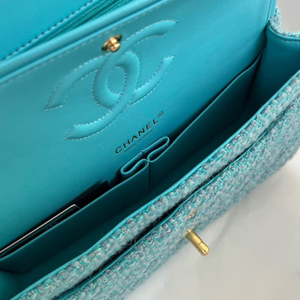 Tweed Medium Classic Flap Bag