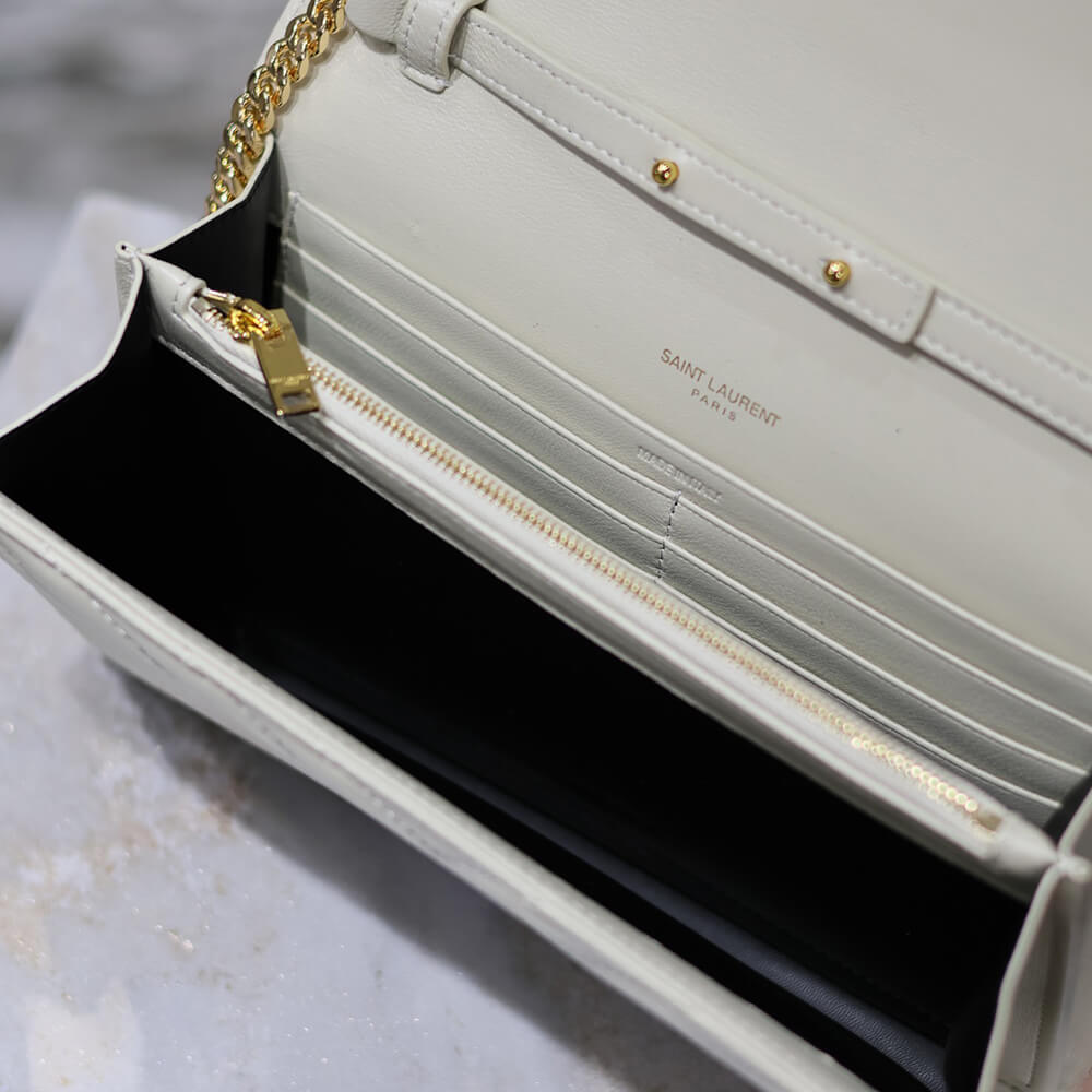 Cassandre chain wallet in lambskin