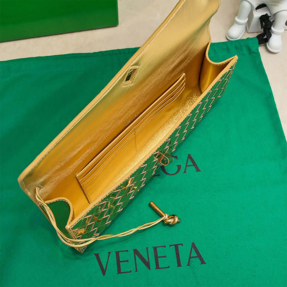 Veneta Andiamo Clutch