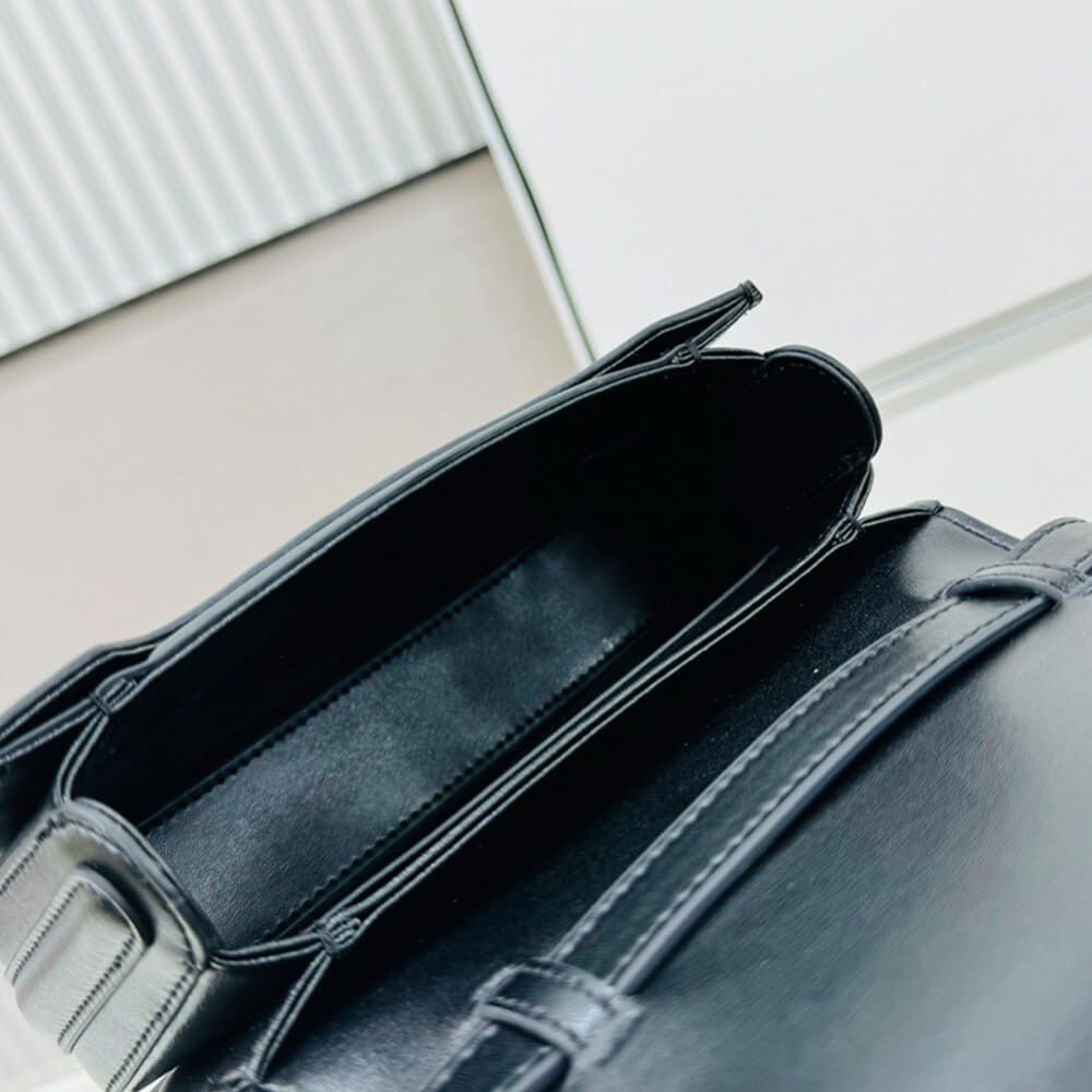 Medium 30 Montaigne Avenue Top Handle Bag