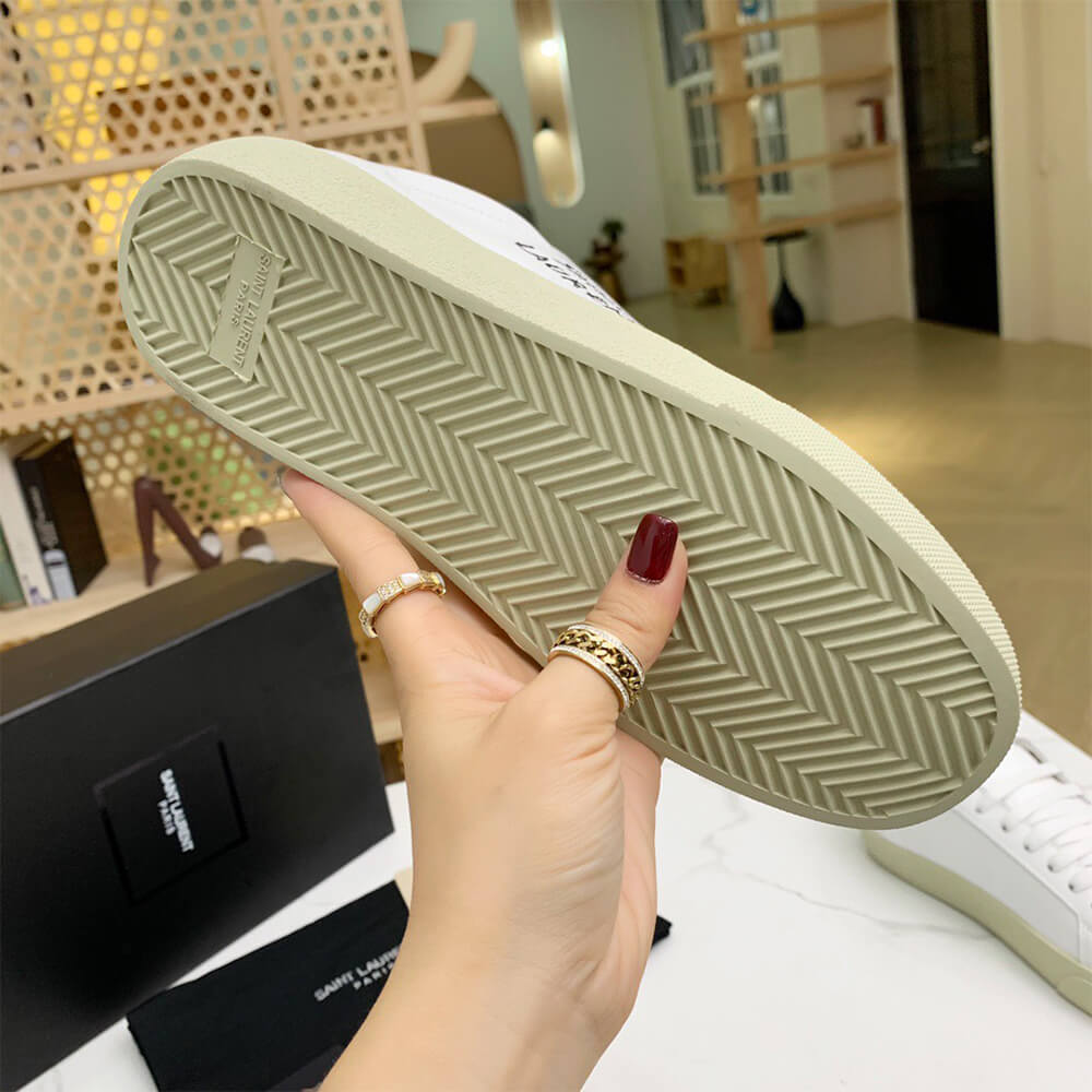 Court Classic Sneaker