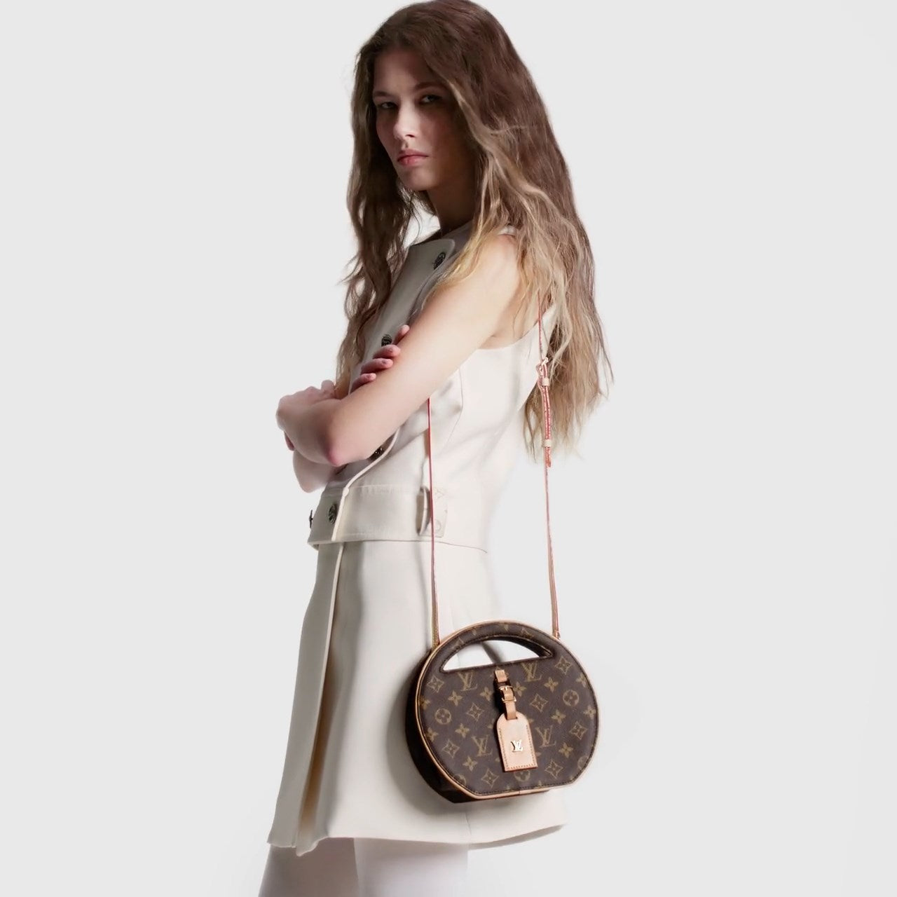 M47117 Around Me PM Monogram