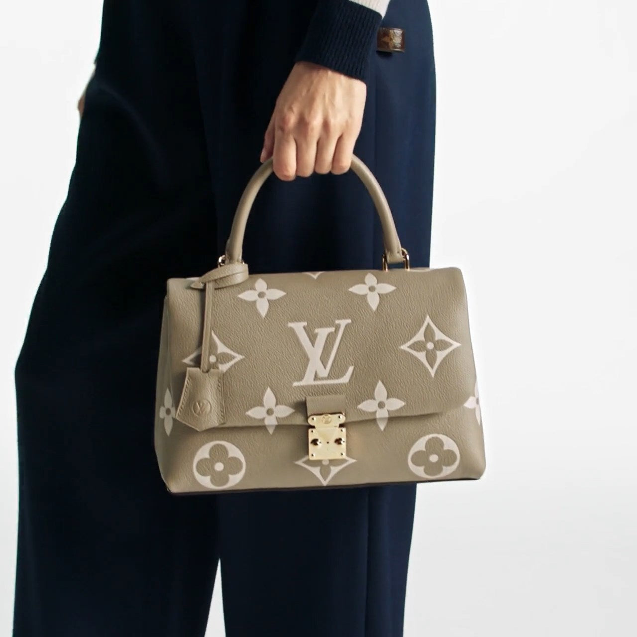 M46041 Madeleine MM Dove Gray