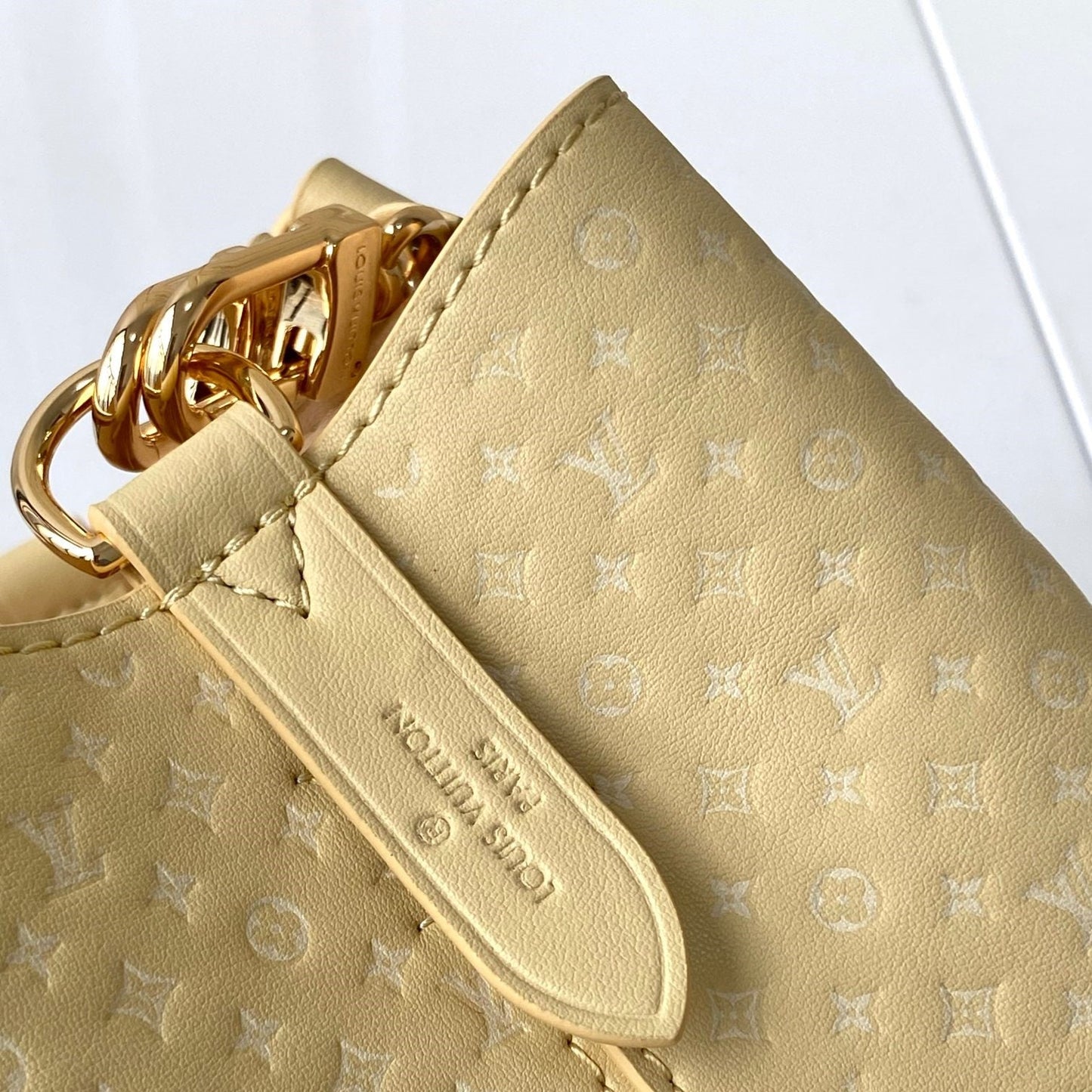 M22599 Calfskin Yellow Néonoé BB