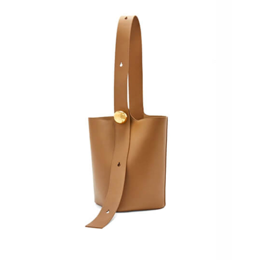 Medium Pebble Bucket in Smooth Calfskin