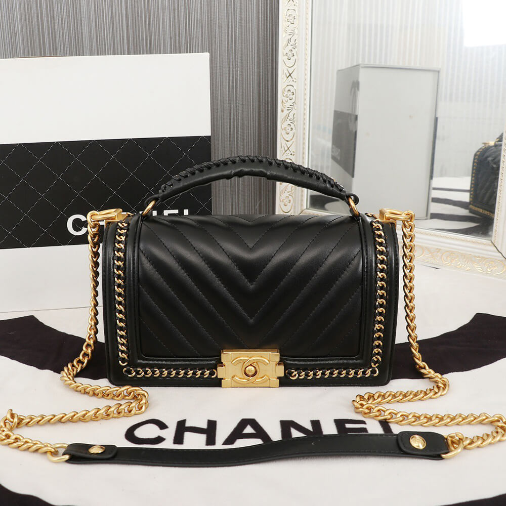 Handtasche mit Henkel und Chevron-Muster 