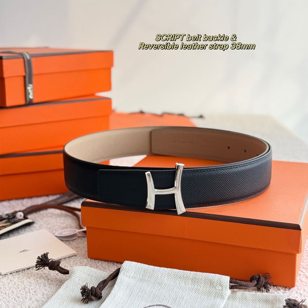 Scr*pt Belt Bu*kle & R*versible L*ather Strap 38 mm