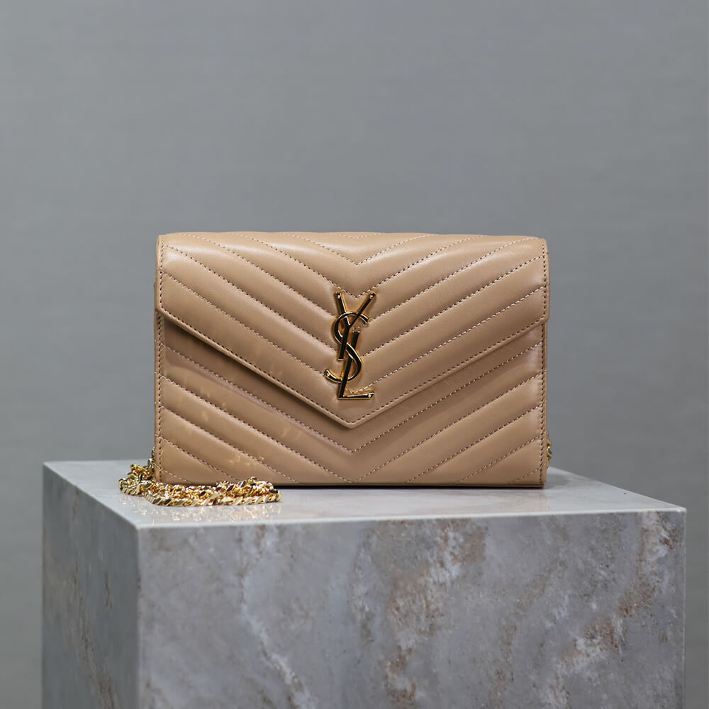 Cassandre chain wallet in lambskin